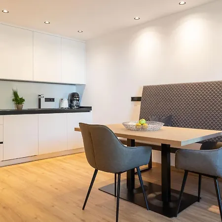 Nice Living Neue: Modern Apartments in Brixen's Heart with Free Brixencard Exterior photo