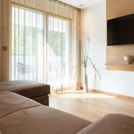 Nice Living Neue: Modern Apartments in Brixen's Heart with Free Brixencard Exterior photo