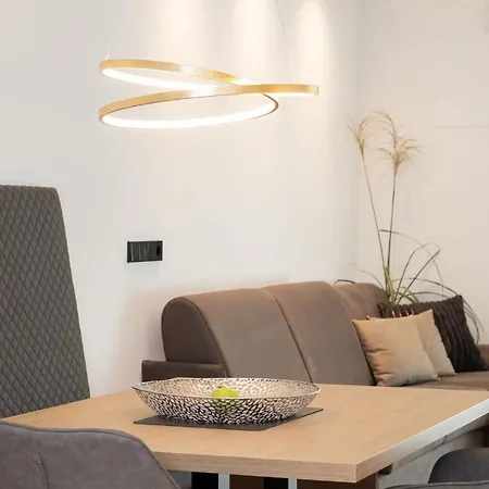 Nice Living Neue: Modern Apartments in Brixen's Heart with Free Brixencard Exterior photo