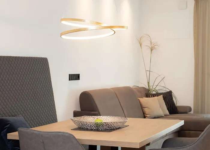 Nice Living Neue- Moderne Apartments Im Herzen Von Brixen - Kostenlose Brixencard - Ideal Fuer Familien, Paare, Geschaeftsreisende Und Allen Urlaubs Hungrigen